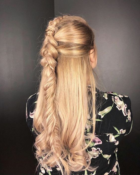 20 Ideias de Penteado Meio Solto para Formandas