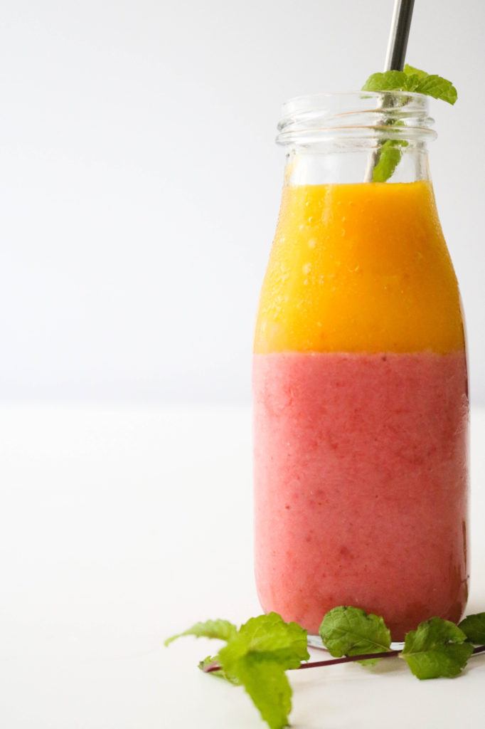 smoothie mango com morango Silvia Mc Donald 3 682x1024 smoothie mango com morango Silvia Mc Donald 3 682x1024