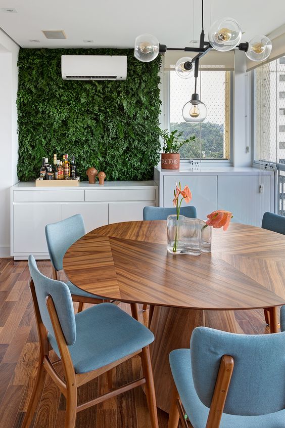 8 Salas de Jantar que Provam o Quanto as Mesas Redondas podem Transformar o Ambiente